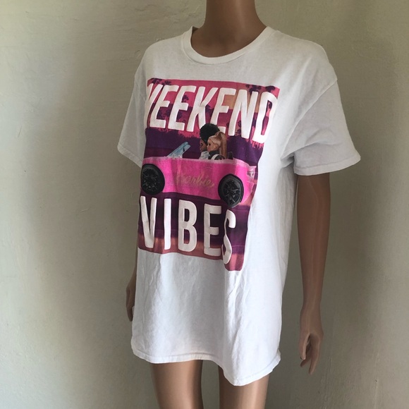 Barbie Women’s Size L White Raised Graphic Printed Shirt Weekend Vibes Casual - Picture 7 of 16